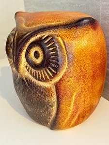 lot 40 image: Decorative Ceramic Owl Figurine