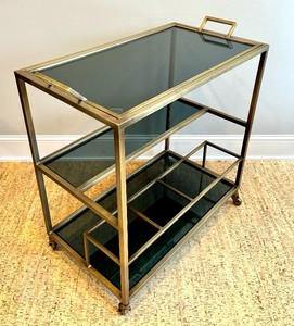 lot 22 image: Sophisticated and Stylish Bar Cart