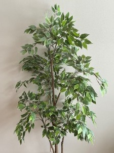lot 25 image: Decorative Faux Tree