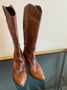 lot 43 image: Pair of Womens Western Boots