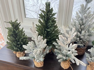 lot 63 image: Variety of Decorative Faux Holiday Trees