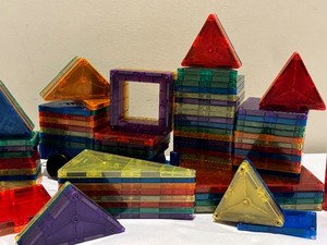 lot 213 image: Variety of Playmags Magnet Tiles