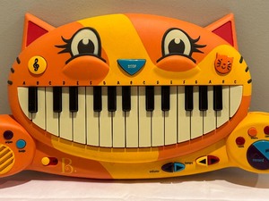 lot 217 image: B-Toys Meowsic Interactive Cat Piano