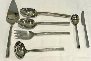 lot 18B image: Vera Wang Wedgwood Serving Utensils