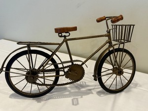lot 155 image: Decorative Table Top Bicycle Figurine