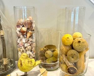 lot 159 image: Lovely Home Decor Items