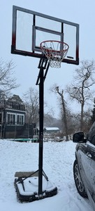 lot 310 image: Lifetime Outdoor Basketball Hoop