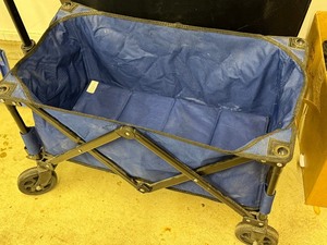 lot 288 image: Canvas Childrens Wagon