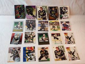 Lot of 20 Mike Modano Cards