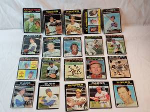 Lot of 20 1971 MLB Topps