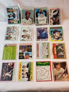 Lot of 16 Vintage Topps MLB from the 60s and 70s