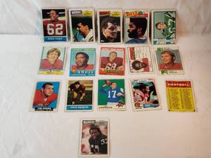Lot of 16 Mixed Lot of Vintage NFL Cards