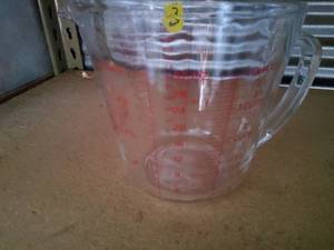2 measuring cups, glass