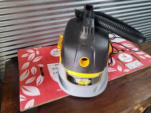 Stinger 2.5-gal wet dry vac, New