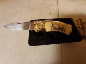 Folding pocketknife with tin case, New
