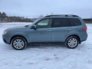 2011 Subaru Forester 2.5X Premium - AWD - 1 OWNER - MANUAL
