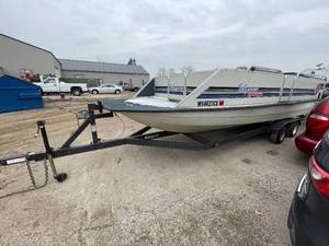 1992 tracker marine Party Express - Boat