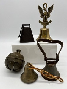lot 34 image: Vintage Assorted Brass Bells