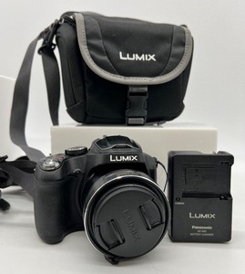 lot 54 image: PANISONIC - LUMIX -DMC - F270 Camera