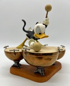 lot 89 image: DISNEY Donalds Drum Beat - Figurine