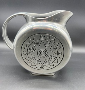 lot 505 image: Vintage Wilton Armetale Pewter Raggae Pitcher
