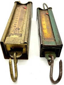 lot 157 image: Vintage lot of 2 Antique Collectable Brass Face HANSON MODLE No 892 Made in Chicago Hanging Scales
