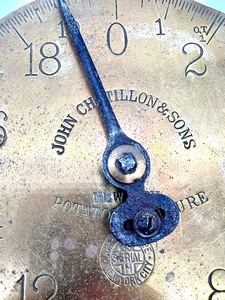 lot 163 image: Vintage lot of Antique Collectable Brass Face JOHN CHATILLON & SONS POTATOE MEASURE APPROVED TYPE 33 NEW YORK CITY SERIAL H Hanging Scale