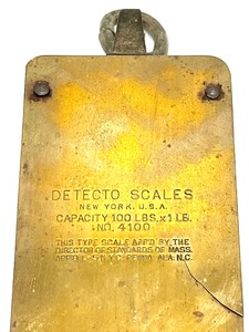 lot 165 image: Vintage lot of Antique Collectable Brass Face DETECO SCALES NEW YORK USA CAPACITY 100LBS x 1LB No 4100 Hanging Scale