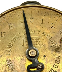 lot 168 image: Vintage lot of Antique Collectable Brass Face LANDERS FRARY & CLARK NEW BRITAIN CONN. USA CAPACITY 20 LBS APPROVED TYPE 33 SERIAL E-1 NEW YORK AND PENNA Hanging Scale