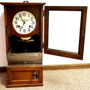 lot 184 image: Vintage Wooden CINCINNATI TIME CLOCK