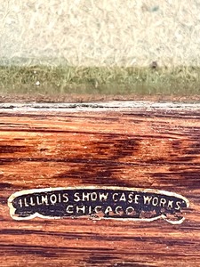 lot 185 image: Vintage ILLINOIS SHOWCASE WORKS CHICAGO Glass Panel Display Case