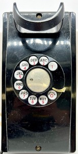 lot 211 image: Vintage Rotary Phone by BELL SYSTEMS WESTERN ELECTRIC