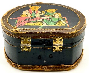 lot 219 image: Antique GOLDILOCKS & THE THREE BEARS Case  Purse
