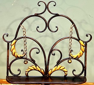lot 238 image: Vintage Ornate Adjustable Metal Music Stand