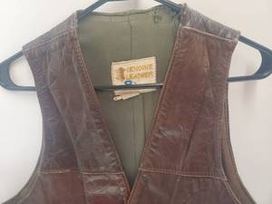 lot 423 image: Vintage BERMAN BUCKSKIN Brown Leather Vest