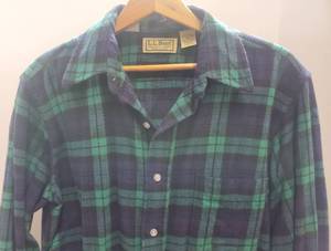 lot 410 image: Vintage LL Bean Mens Flannel Plaid Shirt