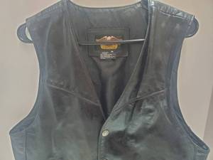 lot 420 image: Vintage Harley Davidson Motorcycle Leather Vest