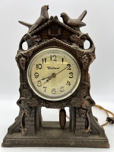 lot 617 image: Vintage WINDSOR Electric Clock Model 240 - Needs Repair
