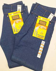 lot 580 image: WRANGLER Mens Denim Cowboy Cut Jeans - NWT - Size 34 x 34 - 2 pairs