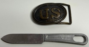 lot 397 image: Vintage US Military Bronze Belt Buckle & Combat Knife WWII Era
