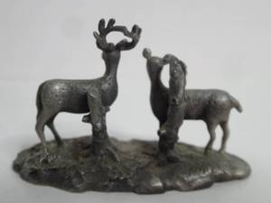 lot 379 image: Miniature PEWTER Deer & Buck Scene Figurine Unmarked