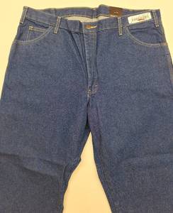 lot 591 image: DICKIES Mens Denim Carpenter Jean - NWT - Size 44 x 30 - 1 pair