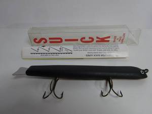 lot 325 image: Vintage Suick Bass and Pike Thriller B.B. 7 Fishing Lure with Box New Old Stock