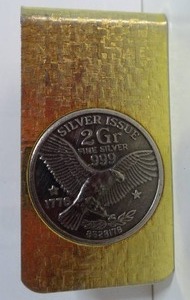lot 394 image: Vtg 70s MONEY CLIP Silver Issue 2Gr, Fine Silver .999 Coin repro 1776