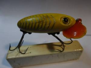 lot 346 image: Vtg 40s WWII era Fred Arbogast JITTERBUG Lure Yellow GOLD Ribs & Red Plastic Lip