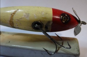 lot 333 image: Antique SHUR-STRIKE Wounded Minnow WOOD Fishing Lure Glass eyes