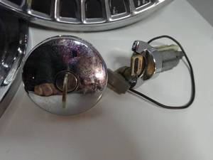lot 339 image: Vtg1970s Chevy Caprice hubcap 15 Radiator Chrome cover  More