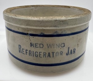 lot 461 image: Vintage RED WING STONEWARE POTTERY - Refrigerator Jar #3