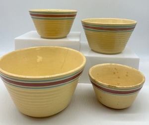 lot 471 image: Vintage WATT POTTERY - Ribbed Mixing Bowls - 4