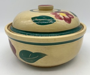 lot 483 image: Vintage WATT POTTERY - Rio Rose - Covered Casserole Dish